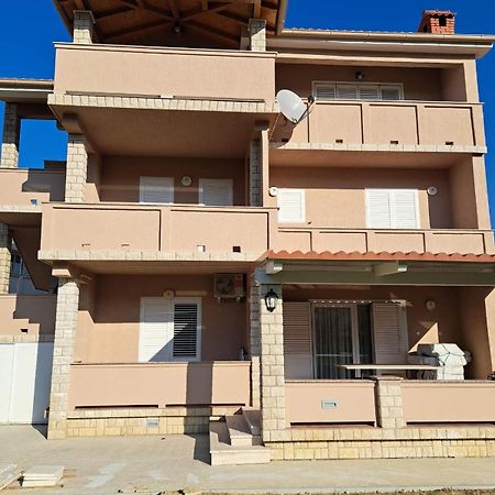 Lili Rab Apartment Rab Town Exterior photo